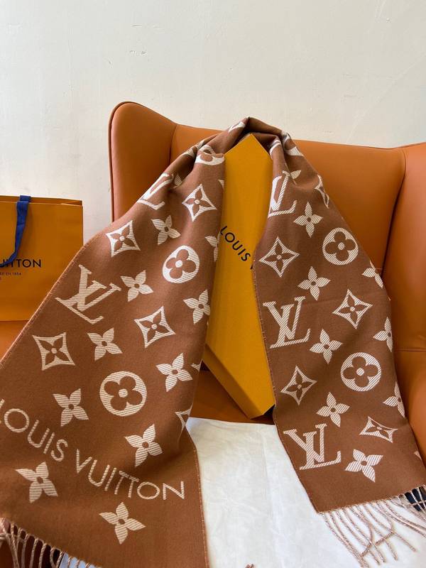 Louis Vuitton Scarf LVC00494